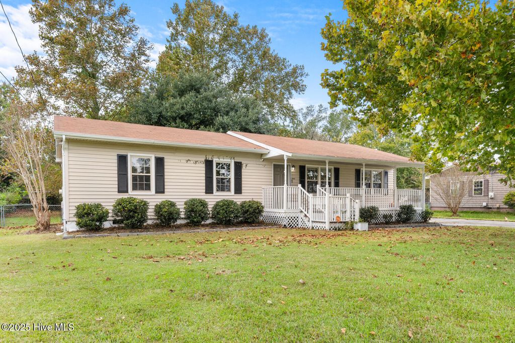 Photo of 104 Maiden Lane, Jacksonville, NC 28546 (MLS # 100535767)