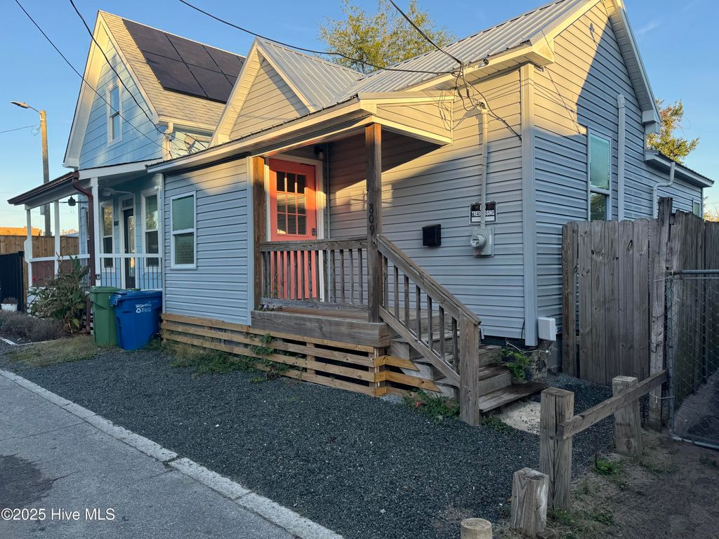 Photo of 809 Russell Alley, Wilmington, NC 28401 (MLS # 100531026)