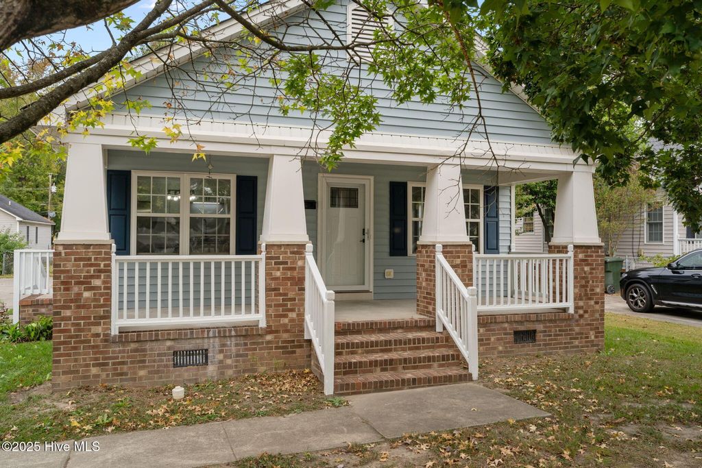 Photo of 1321 Nash Street E, Wilson, NC 27893 (MLS # 100535065)