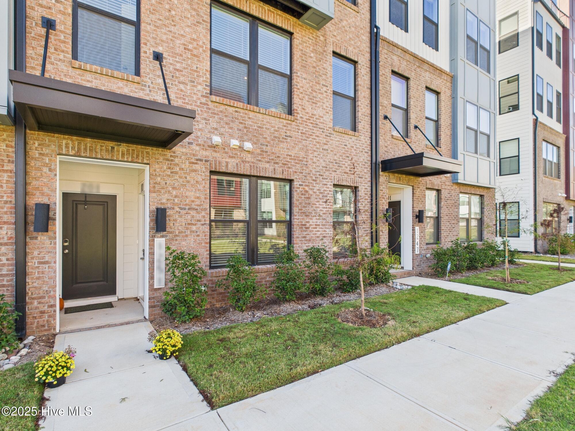 1251 Shaw View Alley 101