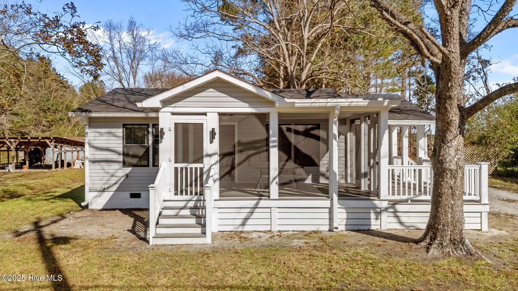 Photo of 359 Nc 307 Highway, Bayboro, NC 28515 (MLS # 100541898)