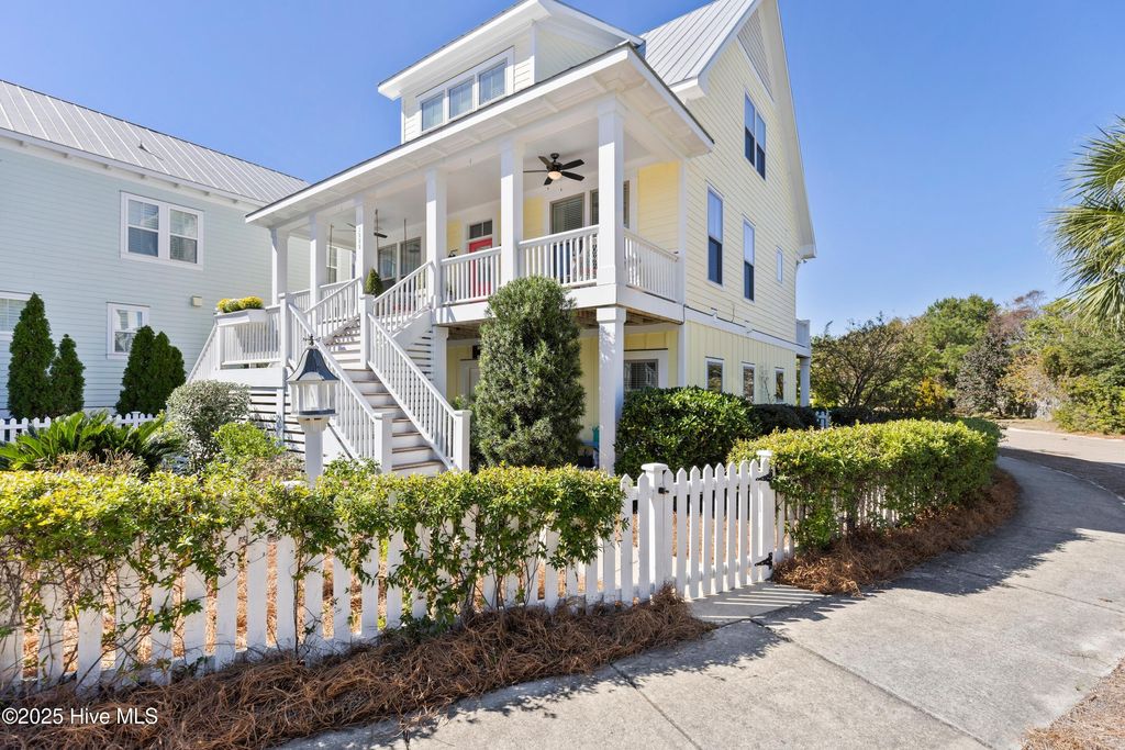 Photo of 1222 Croaker Lane, Carolina Beach, NC 28428 (MLS # 100536198)