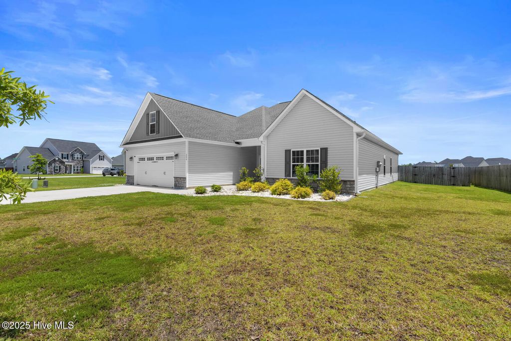 Photo of 204 Old Field School Lane, Jacksonville, NC 28546 (MLS # 100513271)