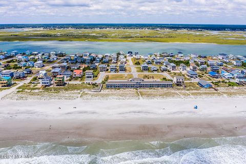 A home in Topsail Beach