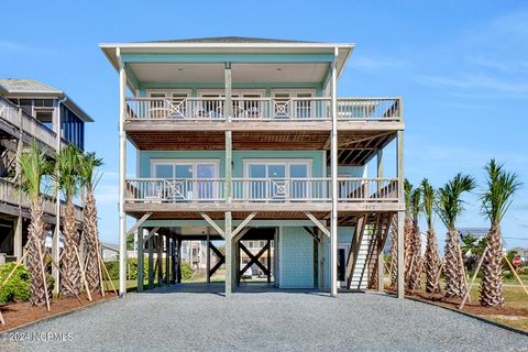 A home in Topsail Beach