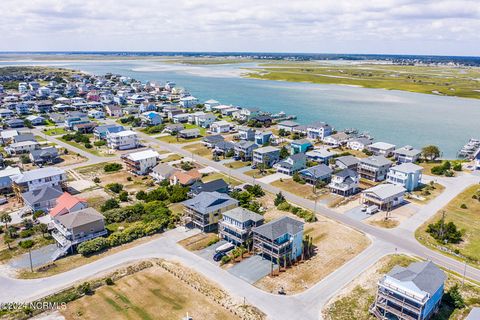 A home in Topsail Beach