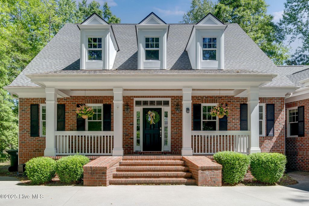 Photo of 118 Legacy Oaks Drive, Wallace, NC 28466 (MLS # 100505191)