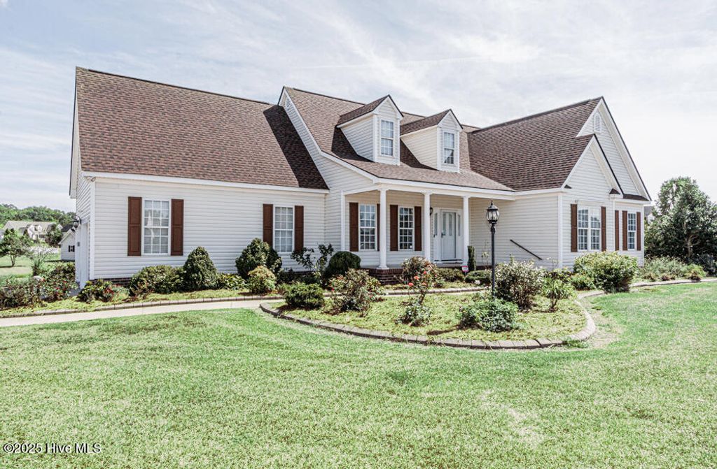 Photo of 1565 Glen Eagles Court, Nashville, NC 27856 (MLS # 100532083)