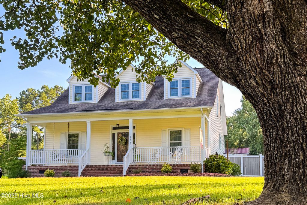 Photo of 1808 Planters Walk, Greenville, NC 27858 (MLS # 100519603)