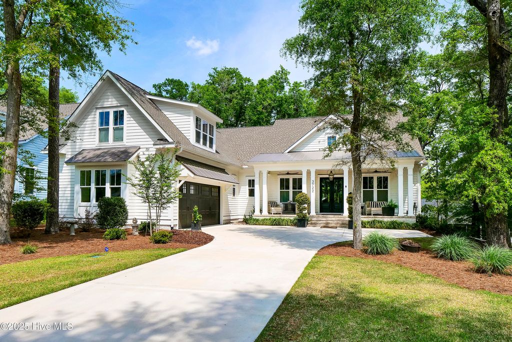 Photo of 3722 White Cliffs Drive, Castle Hayne, NC 28429 (MLS # 100534393)