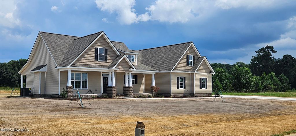 Photo of 145 Eagle Point Lane, Clinton, NC 28328 (MLS # 100511385)