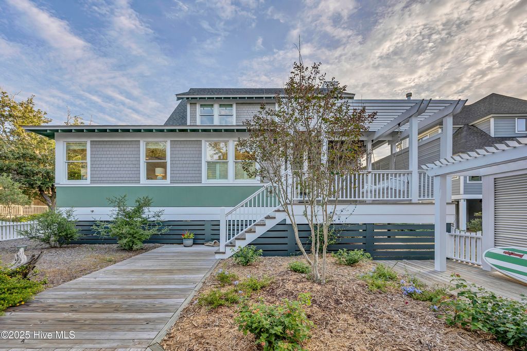 Photo of 117 N Bald Head Wynd, Bald Head Island, NC 28461 (MLS # 100534977)