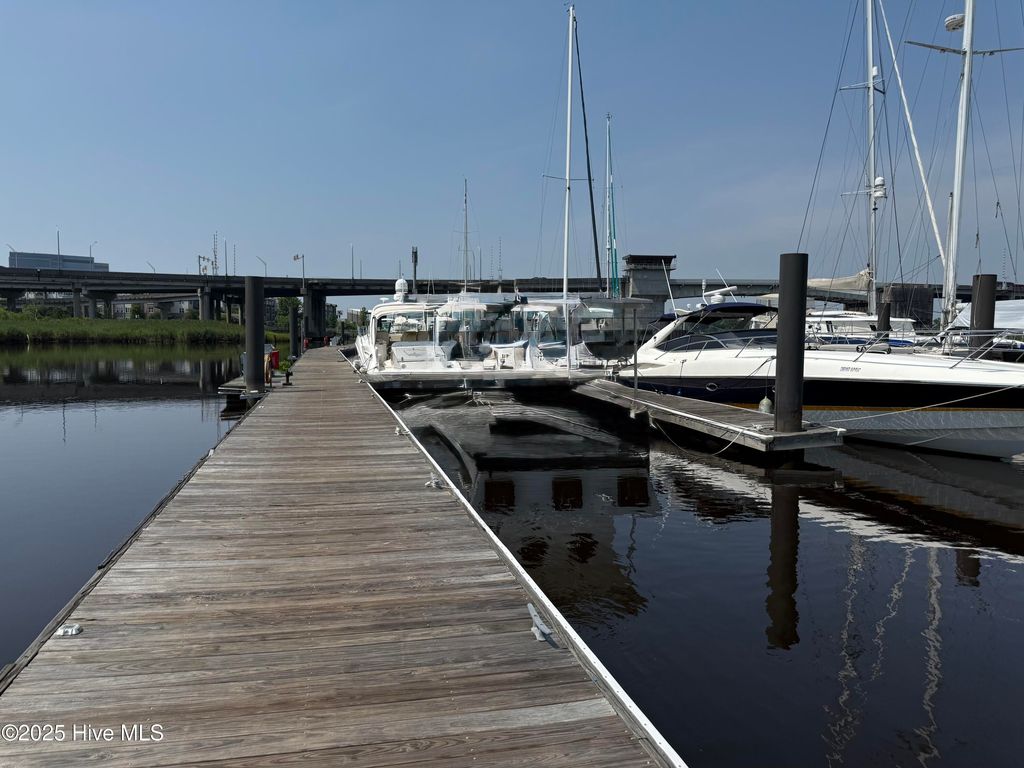 Photo of 1701 N Jel Wade Drive #18, Wilmington, NC 28401 (MLS # 100515642)