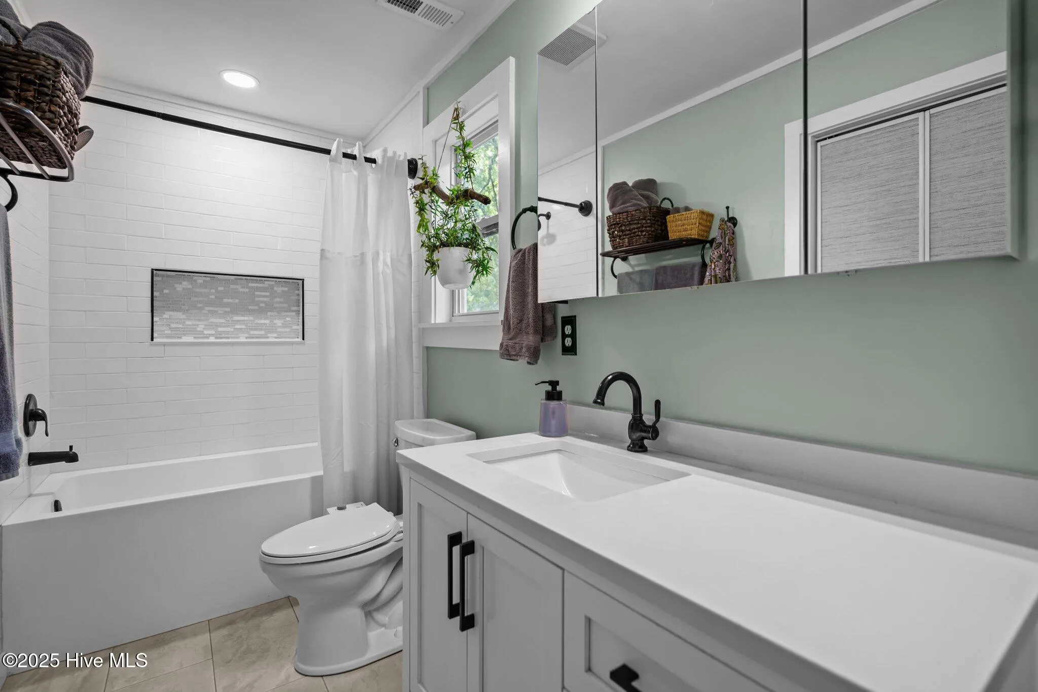 Wilmington, North Carolina 28409, United States, 3 Bedrooms Bedrooms, ,2 BathroomsBathrooms,Residential,Active,115899