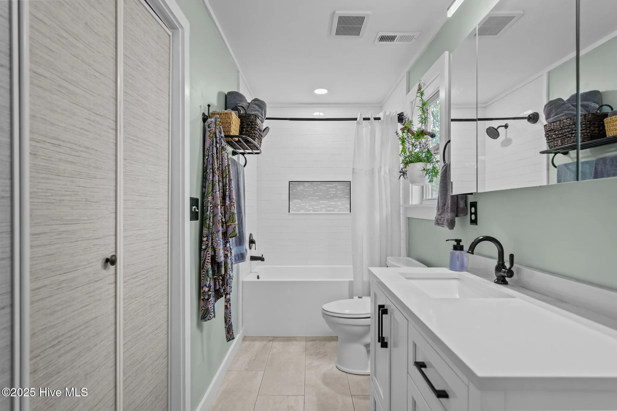 Wilmington, North Carolina 28409, United States, 3 Bedrooms Bedrooms, ,2 BathroomsBathrooms,Residential,Active,115899