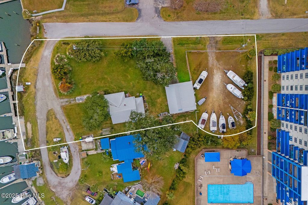 Photo of 113 Lake Avenue, Morehead City, NC 28557 (MLS # 100544233)