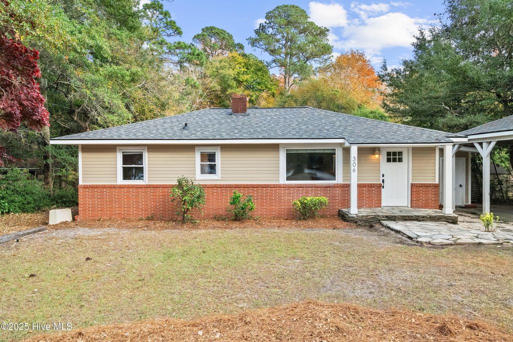 Photo of 306 Pine Hills Drive, Wilmington, NC 28403 (MLS # 100542682)