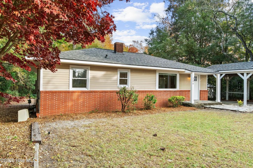 Photo of 306 Pine Hills Drive, Wilmington, NC 28403 (MLS # 100542682)