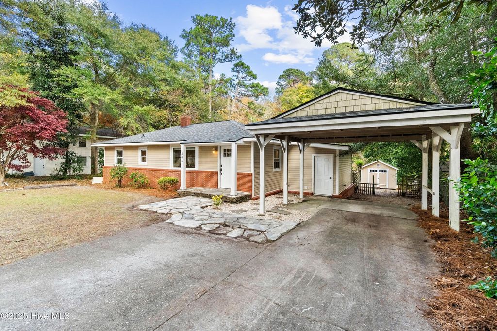 Photo of 306 Pine Hills Drive, Wilmington, NC 28403 (MLS # 100542682)