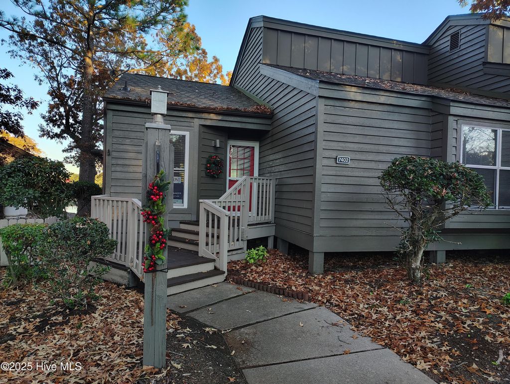 Photo of 7402 Windward Drive, New Bern, NC 28560 (MLS # 100489817)