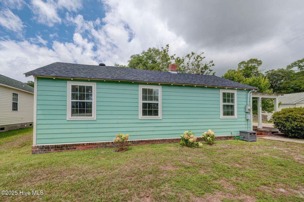 Photo of 2226 Washington Street, Wilmington, NC 28401 (MLS # 100521427)
