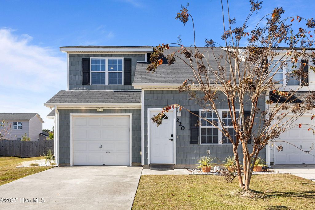 Photo of 220 Jessie Circle, Hubert, NC 28539 (MLS # 100541602)