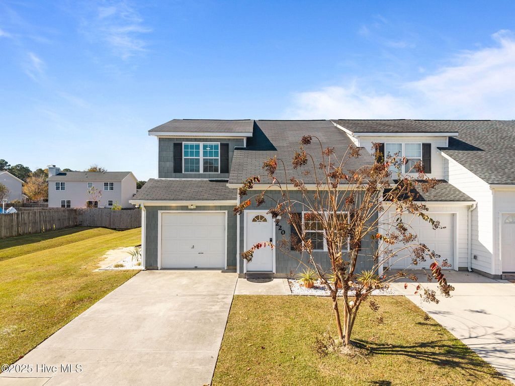 Photo of 220 Jessie Circle, Hubert, NC 28539 (MLS # 100541602)