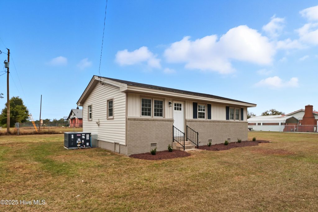 Photo of 156 Short Street, Goldsboro, NC 27530 (MLS # 100535777)