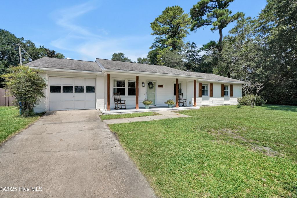 Photo of 1802 Fordham Road, Wilmington, NC 28403 (MLS # 100526134)