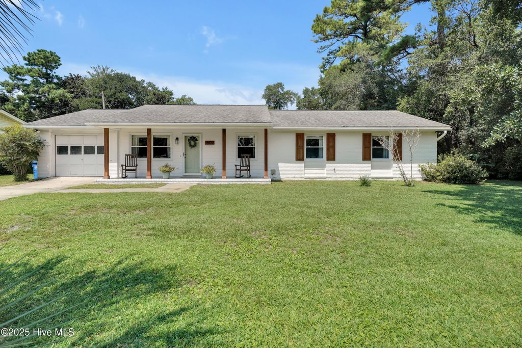 Photo of 1802 Fordham Road, Wilmington, NC 28403 (MLS # 100526134)