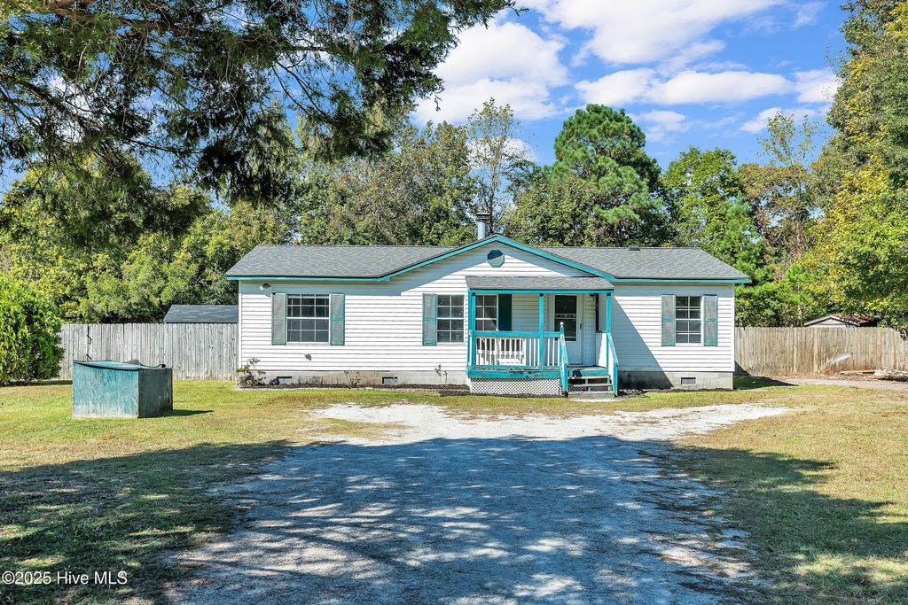 Photo of 103 Stoneybrook Court, Swansboro, NC 28584 (MLS # 100538064)