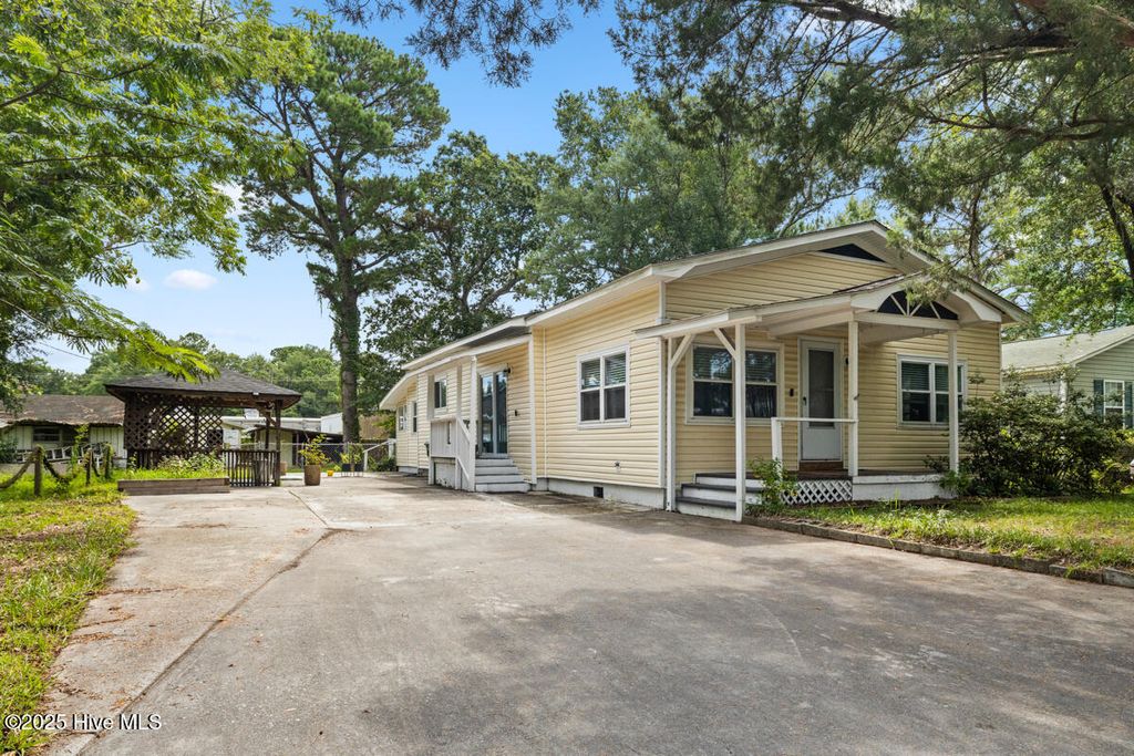 Photo of 1941 Moss Street, Wilmington, NC 28403 (MLS # 100520819)