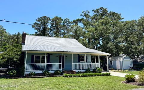 Photo of 712 Longleaf Drive, Southport, NC 28461 (MLS # 100513124)