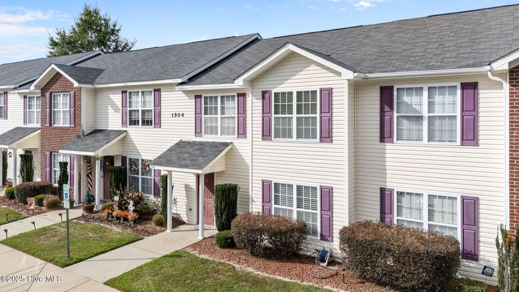 Photo of 1504 Manning Forest Drive #B5, Greenville, NC 27834 (MLS # 100532488)