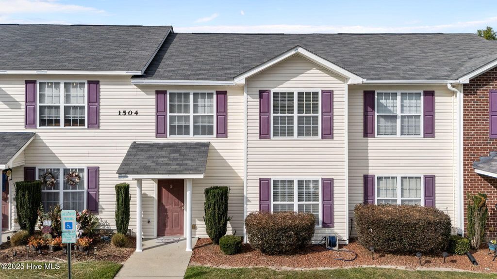 Photo of 1504 Manning Forest Drive #B5, Greenville, NC 27834 (MLS # 100532488)