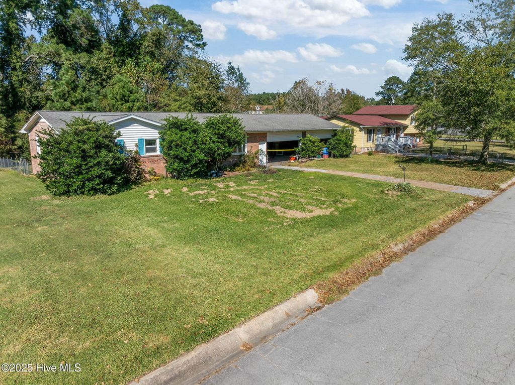 Photo of 408 Carole Drive, Jacksonville, NC 28540 (MLS # 100538876)