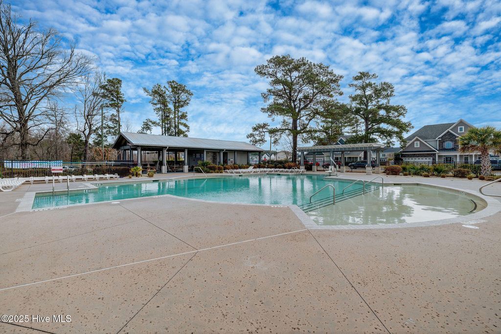 Photo of 112 N Lamplighters Walk, Hampstead, NC 28443 (MLS # 100531864)