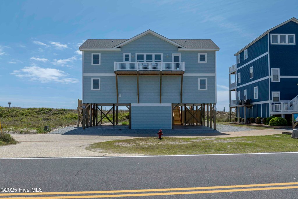 Photo of 532 New River Inlet Road, North Topsail Beach, NC 28460 (MLS # 100522890)