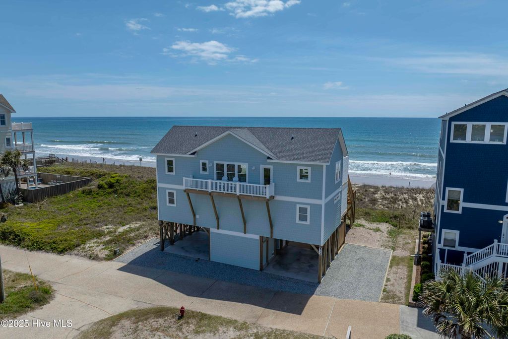 Photo of 532 New River Inlet Road, North Topsail Beach, NC 28460 (MLS # 100522890)