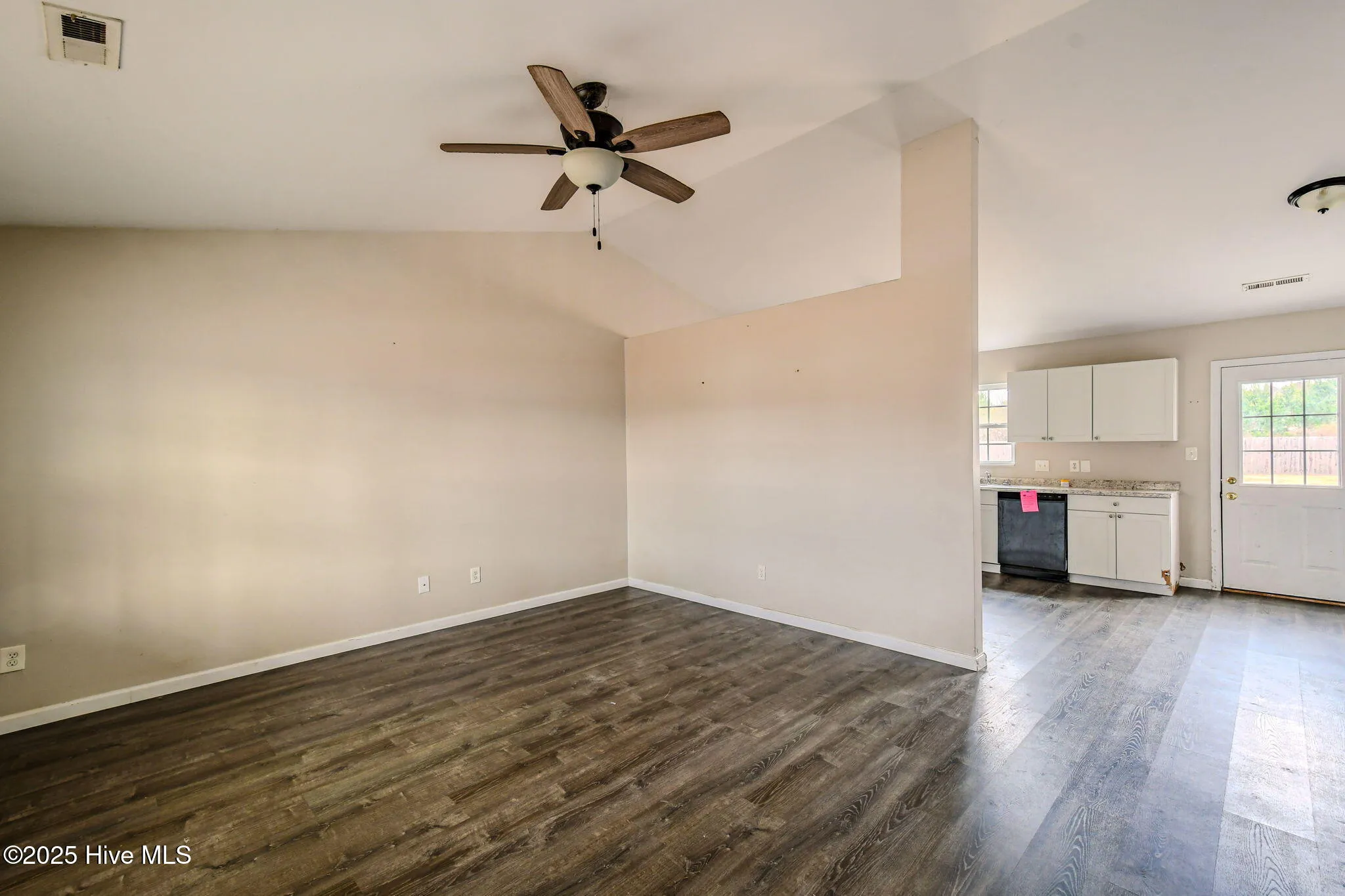 Beulaville, North Carolina 28518, United States, 3 Bedrooms Bedrooms, ,2 BathroomsBathrooms,Residential,Active,250520