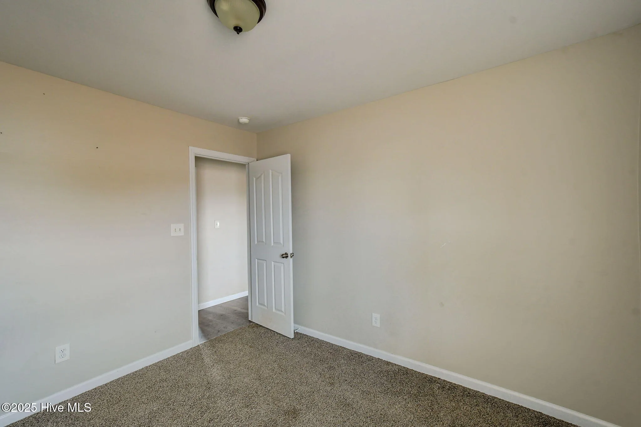 Beulaville, North Carolina 28518, United States, 3 Bedrooms Bedrooms, ,2 BathroomsBathrooms,Residential,Active,250520