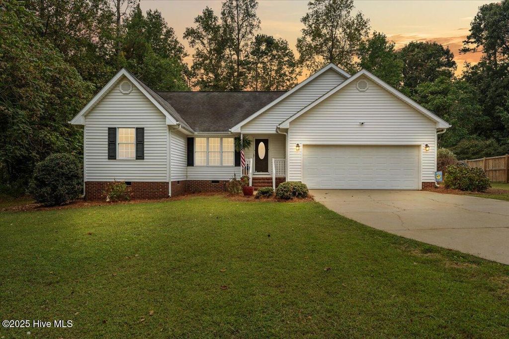 Photo of 1011 Candlewood Circle, Siler City, NC 27344 (MLS # 100535546)