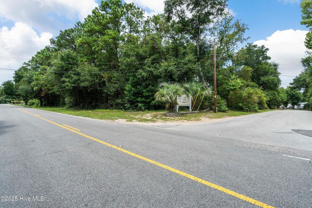 Photo of 112 Jabbertown Road Road, Southport, NC 28461 (MLS # 100522913)
