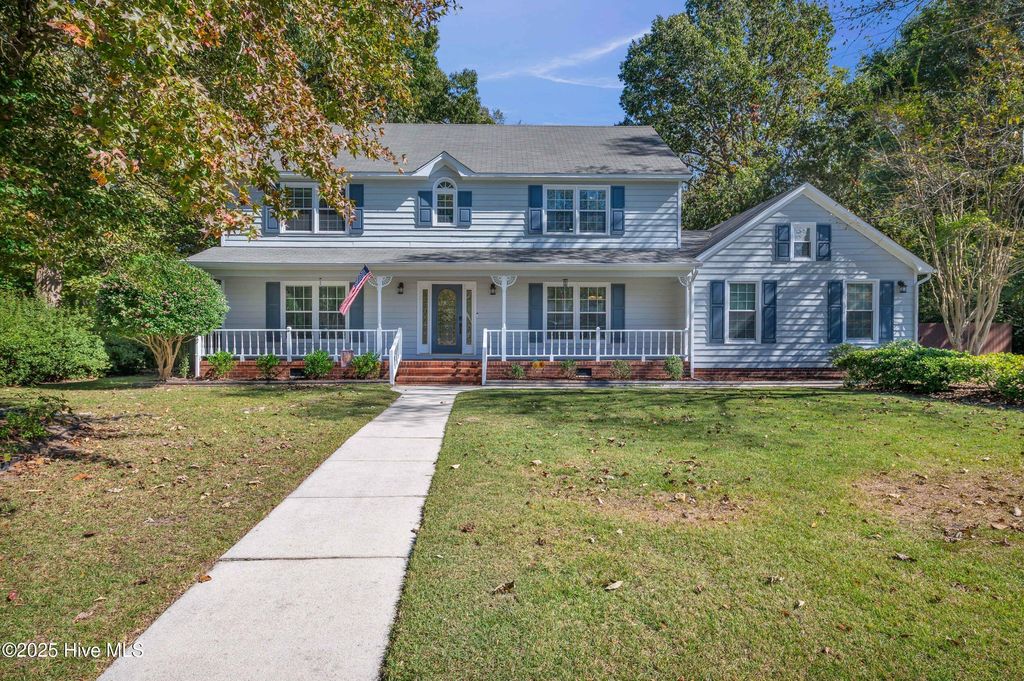 Photo of 1314 Fairbanks Court, Jacksonville, NC 28546 (MLS # 100537583)