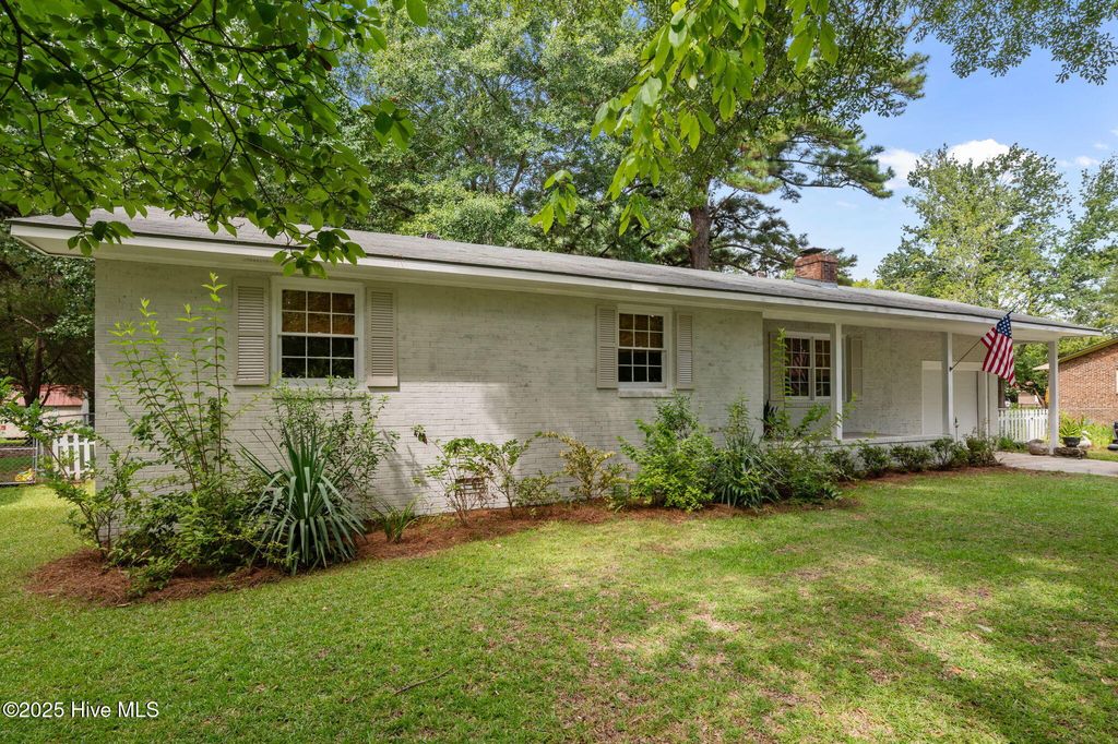 Photo of 307 Rodmans Road, Washington, NC 27889 (MLS # 100522667)