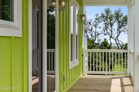 A home in Oak Island