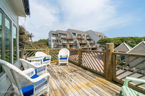 A home in Pine Knoll Shores