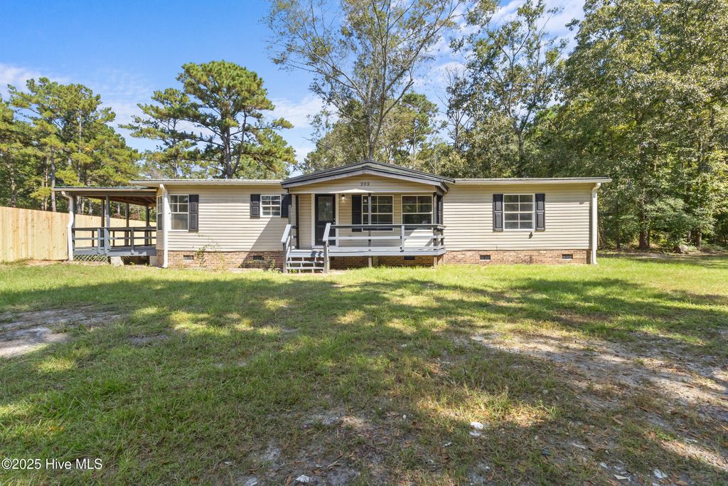Photo of 202 Copperhead Lane, Burgaw, NC 28425 (MLS # 100532242)