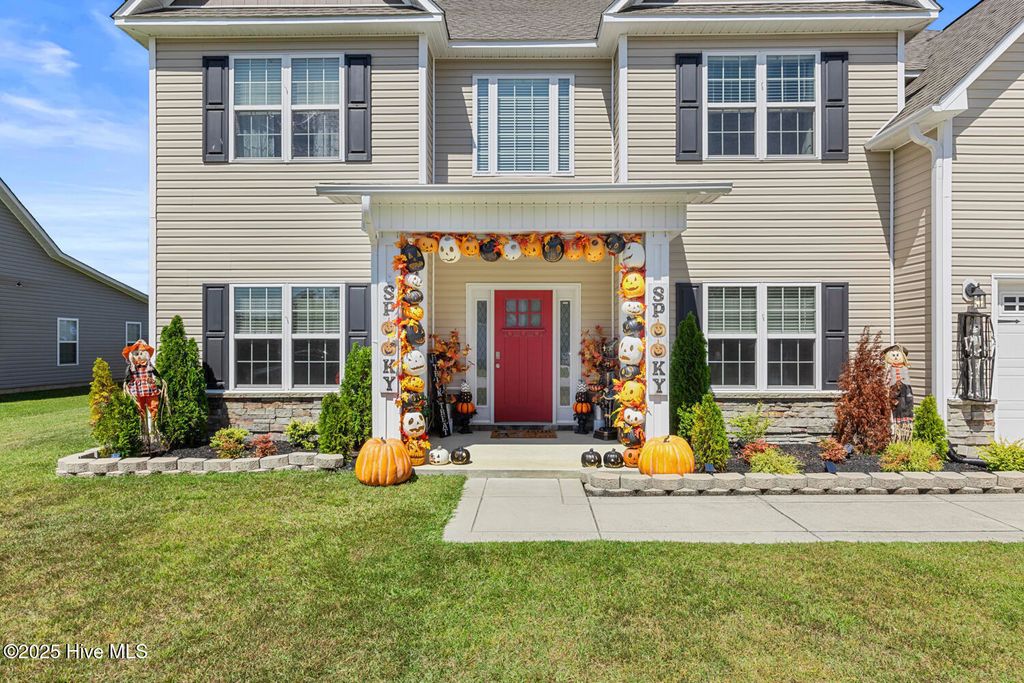 Photo of 304 Crossroads Store Drive, Jacksonville, NC 28546 (MLS # 100543208)