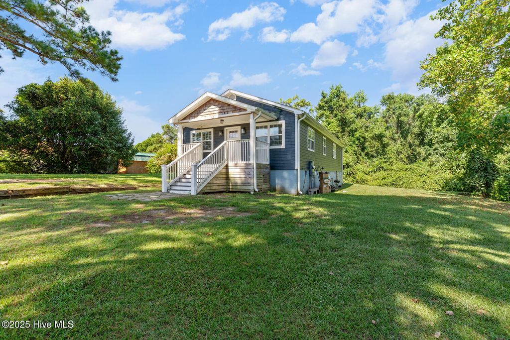 Photo of 107 Melissa Lane, Hubert, NC 28539 (MLS # 100528417)